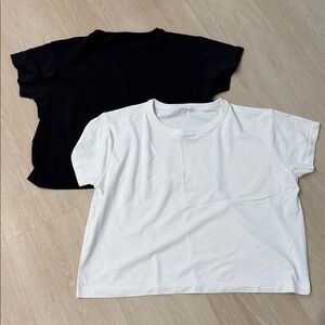 Athleta cropped seamless workout tops. Never worn